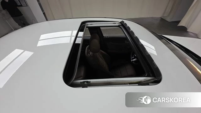 Mercedes-Benz E-Class W213 2022 Белый из Кореи, фото 2