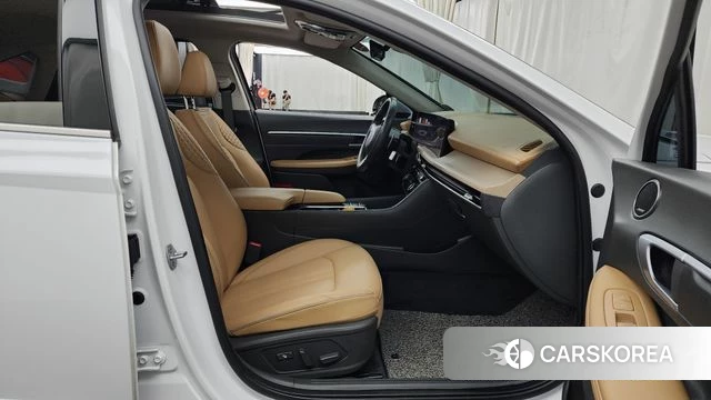 Hyundai Sonata D Edge Hybrid (DN8) 2024 Белый из Кореи, фото 2