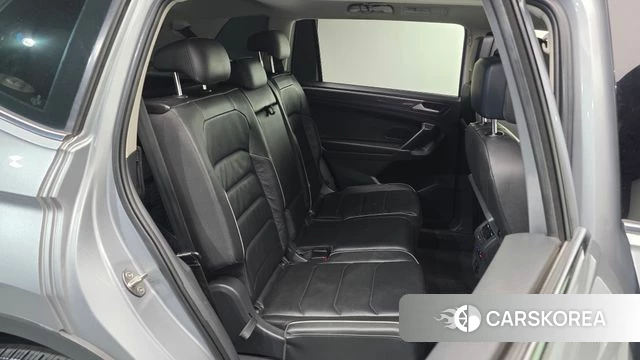 Volkswagen Tiguan Allspace 2020 Серебряный из Кореи, фото 2