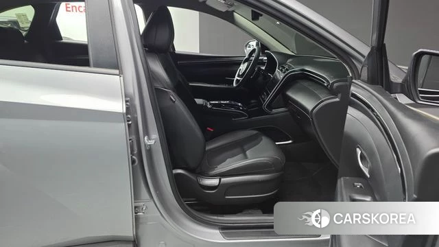 Hyundai Tucson (NX4) 2023 Серебряный из Кореи, фото 2
