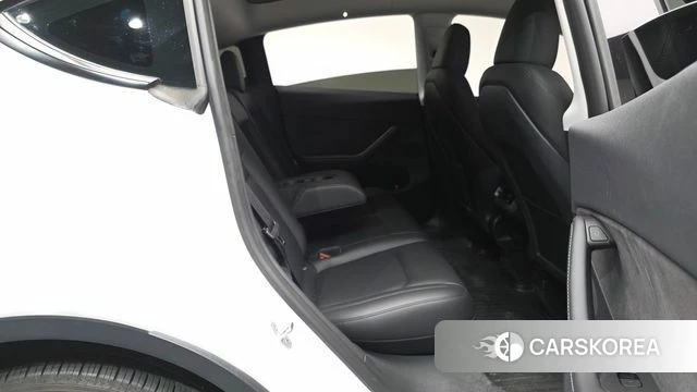 Tesla Model Y 2024 Белый из Кореи, фото 2
