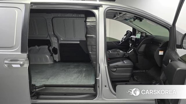 Hyundai Staria 2025 Серебряный из Кореи, фото 2