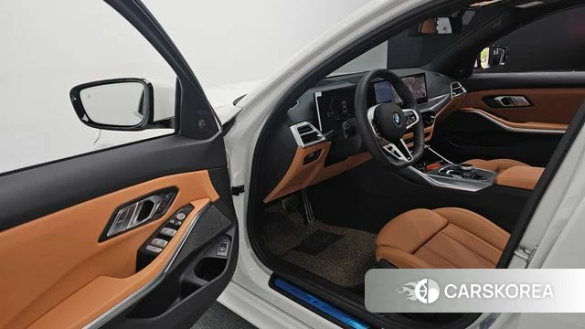 BMW 3 Series (G20) 2025 Белый из Кореи, фото 2