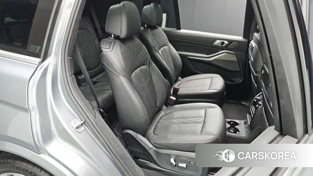 BMW X7 (G07) 2022 Серебристо-серый из Кореи, фото 2