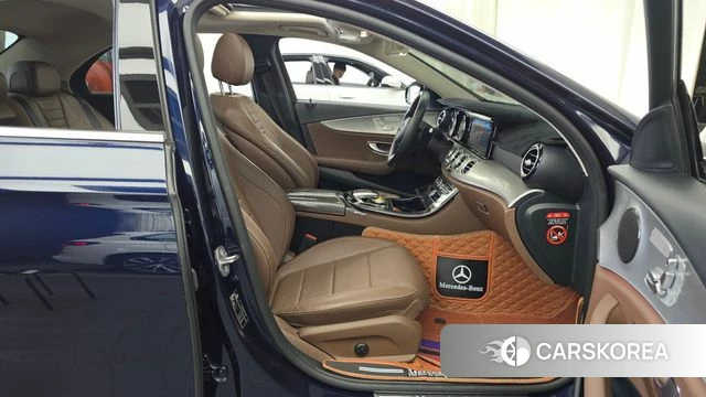 Mercedes-Benz E-Class W213 2018 Синий из Кореи, фото 2