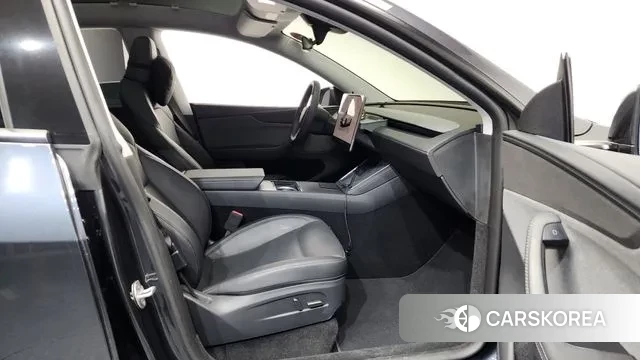 Tesla Model Y 2025 Серый из Кореи, фото 2