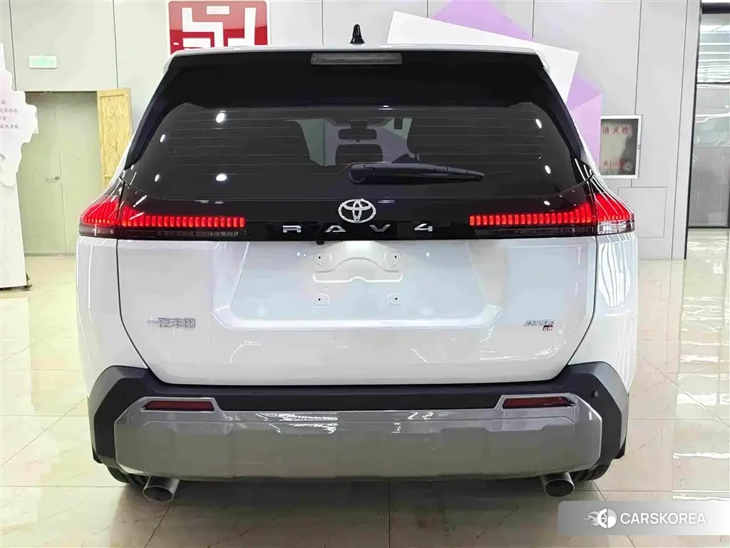 Toyota RAV4 2026 Белый из Китая, фото 2