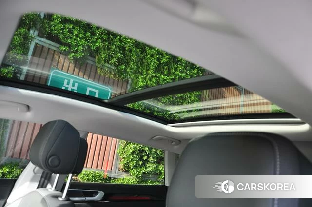 Volkswagen CC 2023 Темно-серый из Китая, фото 2
