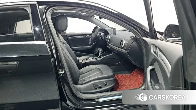 Audi New A3 2018 Черный из Кореи, фото 2