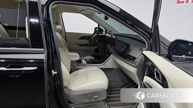 Kia Carnival 4th generation 2023 Черный из Кореи, фото 2