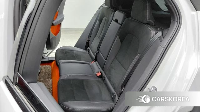 Volvo XC40 2021 Белый из Кореи, фото 2