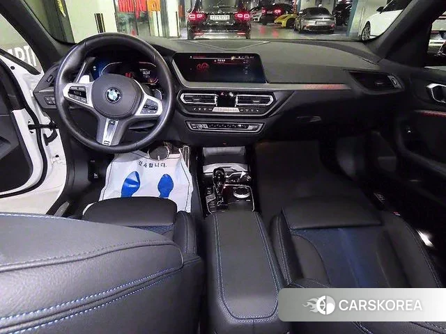 BMW 1 Series (F40) 2023 Белый из Кореи, фото 2