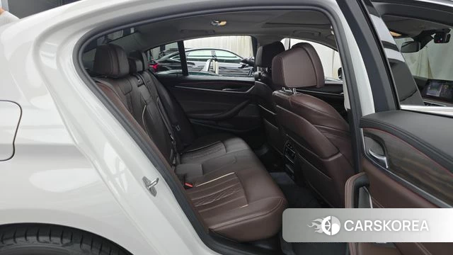 BMW 5 Series (G30) 2020 Белый из Кореи, фото 2