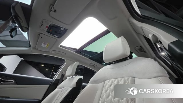 Kia Sportage 5th Generation Hybrid 2022 Белый из Кореи, фото 2