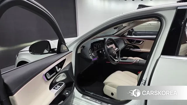 Mercedes-Benz E-Class W214 2025 Белый из Кореи, фото 2