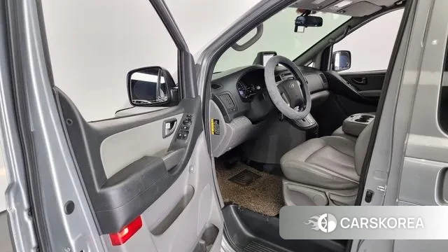 Hyundai The New Grand Starex 2019 Серебристо-серый из Кореи, фото 2