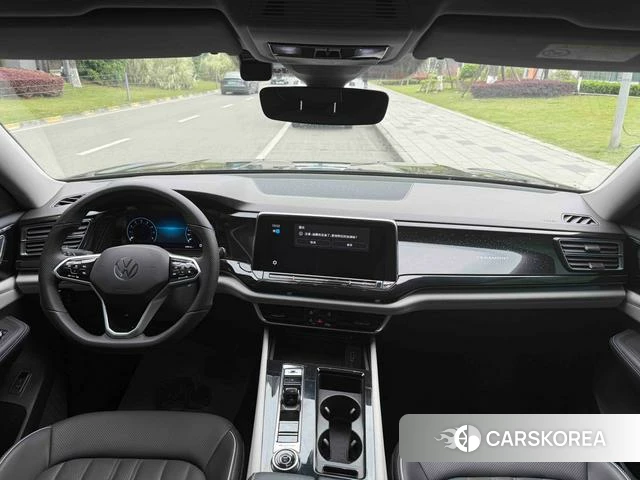 Volkswagen Tourang 2024 Черный из Китая, фото 2
