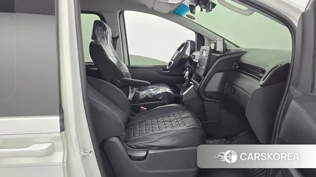 Hyundai Staria 2023 Белый из Кореи, фото 2