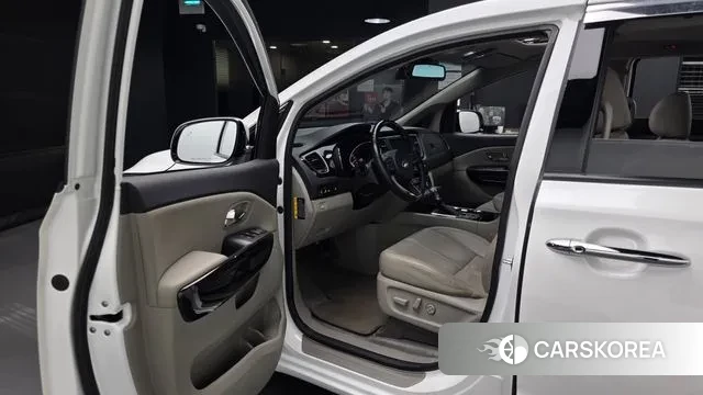 Kia The New Carnival 2019 Белый из Кореи, фото 2