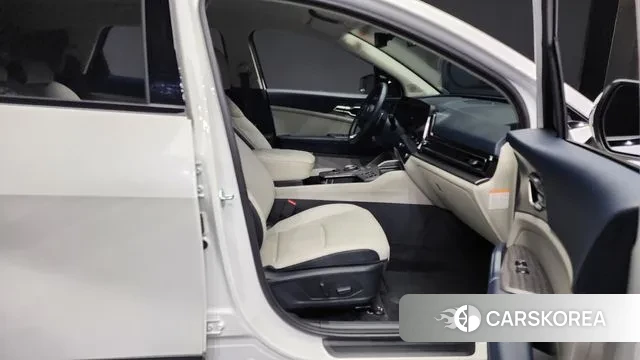 Kia Sportage 5th Generation Hybrid 2024 Белый из Кореи, фото 2