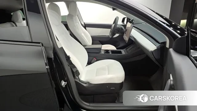 Tesla Model Y 2022 Черный из Кореи, фото 2