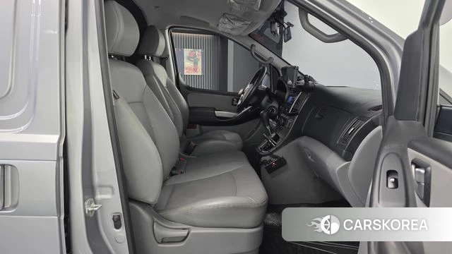 Hyundai The New Grand Starex 2019 Серебристо-серый из Кореи, фото 2