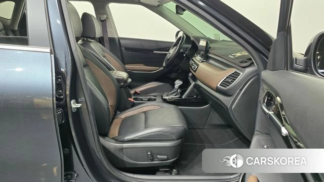 Kia Seltos 2020 Серый из Кореи, фото 2