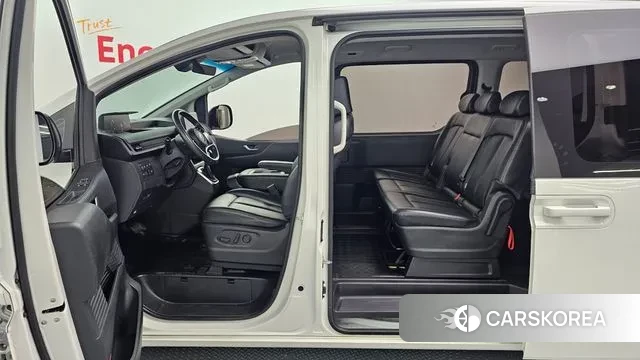 Hyundai Staria 2022 Белый из Кореи, фото 2