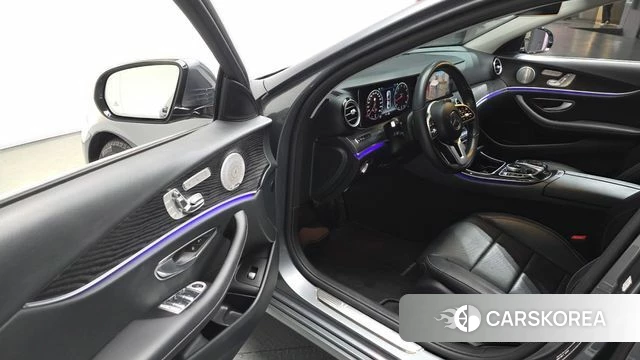 Mercedes-Benz E-Class W213 2020 Серый из Кореи, фото 2