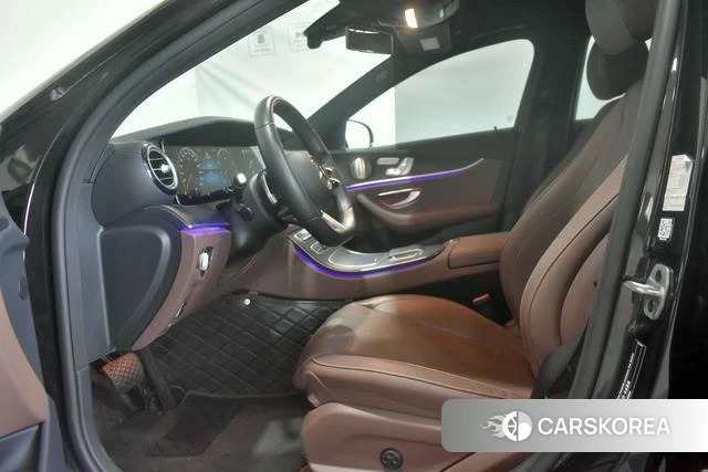 Mercedes-Benz E-class (imported) 2022 Черный из Китая, фото 2