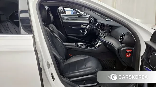 Mercedes-Benz E-Class W213 2019 Белый из Кореи, фото 2