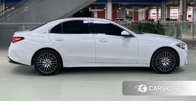 Mercedes-Benz Class C 2023 Белый из Китая, фото 2
