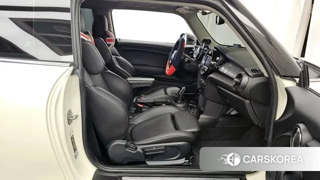 Mini Cooper D 2019 Жемчужный цвет из Кореи, фото 2