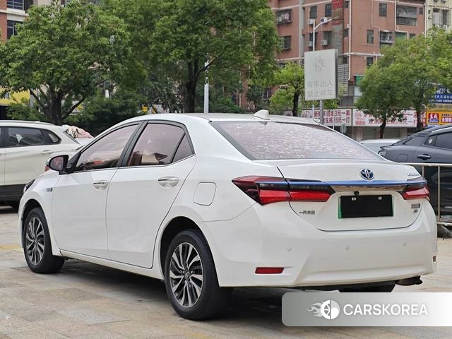 Toyota Corolla dual engine E+ 2022 Белый из Китая, фото 2