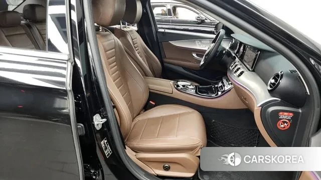 Mercedes-Benz E-Class W213 2018 Черный из Кореи, фото 2