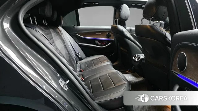 Mercedes-Benz E-Class W213 2022 Серый из Кореи, фото 2