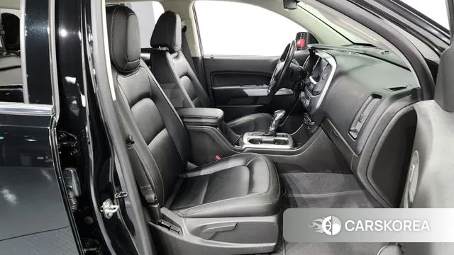 Chevrolet (GM Daewoo) Real New Colorado 2022 Черный из Кореи, фото 2