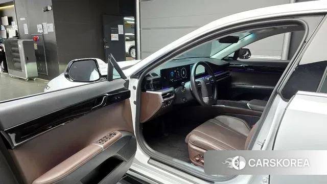 Hyundai Grandeur Hybrid (GN7) 2023 Белый из Кореи, фото 2