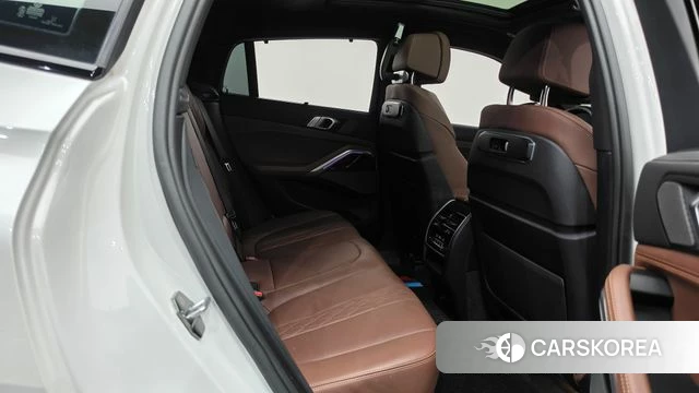 BMW X6 (G06) 2023 Белый из Кореи, фото 2