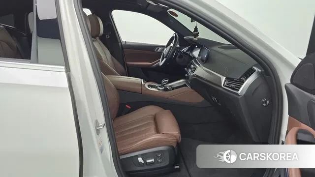 BMW X6 (G06) 2022 Белый из Кореи, фото 2