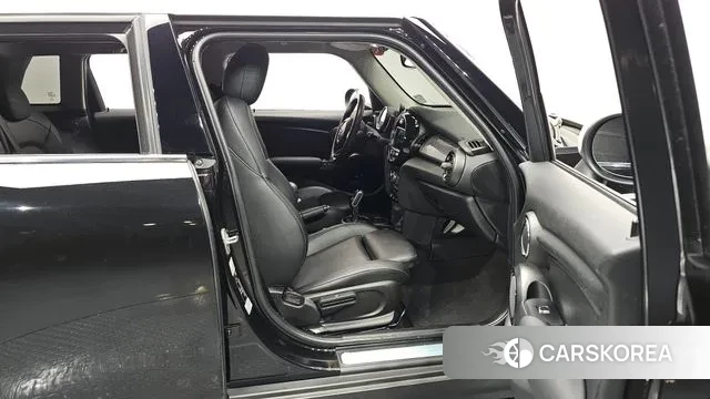 Mini Cooper 2020 Черный из Кореи, фото 2