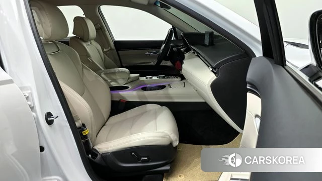 Genesis GV70 2023 Белый из Кореи, фото 2