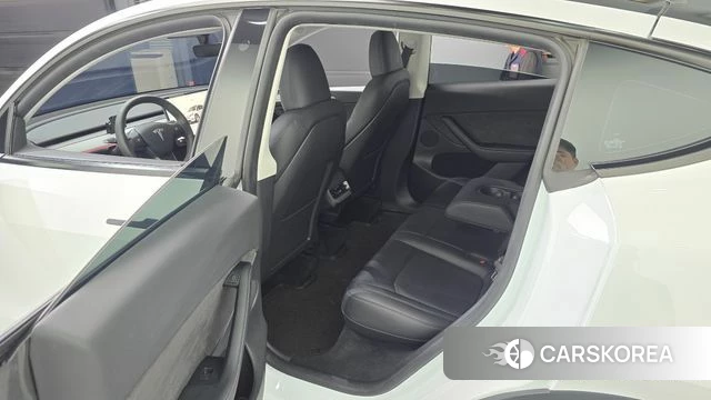 Tesla Model Y 2023 Белый из Кореи, фото 2