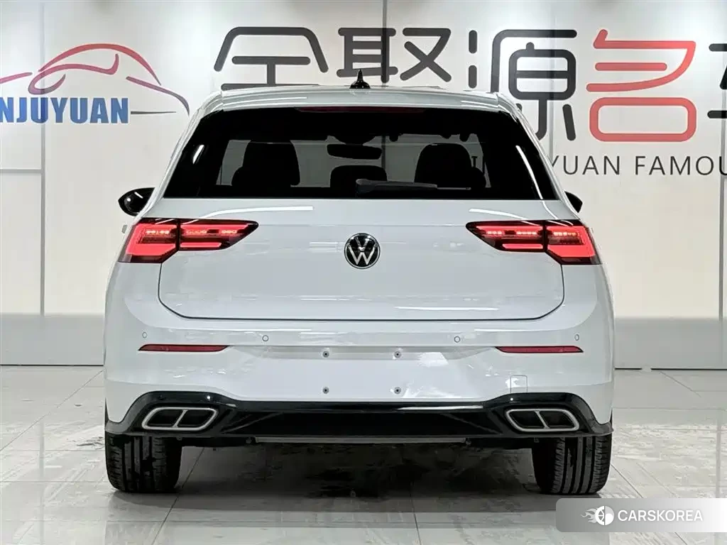 Volkswagen Golf 2024 Белый из Китая, фото 2