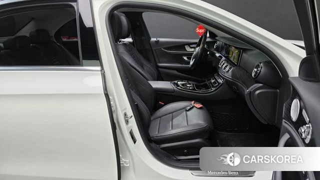 Mercedes-Benz E-Class W213 2020 Белый из Кореи, фото 2