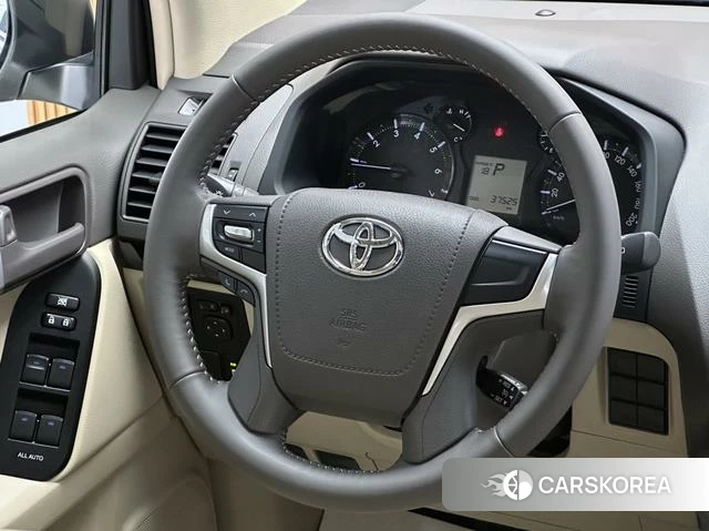 Toyota Prado (imported) 2023 Белый из Китая, фото 2