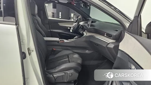 Peugeot 3008 second generation 2021 Белый из Кореи, фото 2