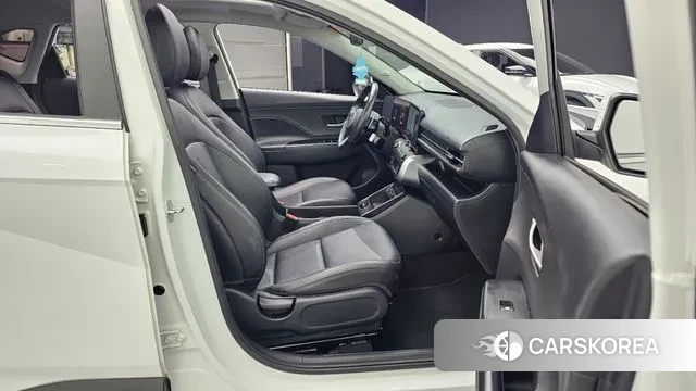 Hyundai Kona (SX2) 2023 Белый из Кореи, фото 2