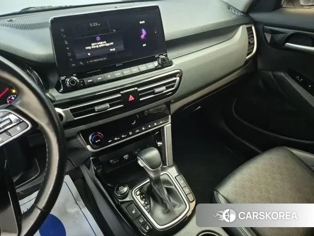 Kia Seltos 2022 Белый из Кореи, фото 2