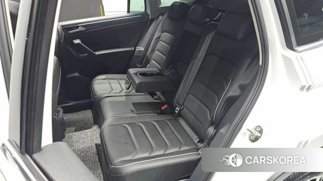 Volkswagen Tiguan second Generation 2023 Белый из Кореи, фото 2